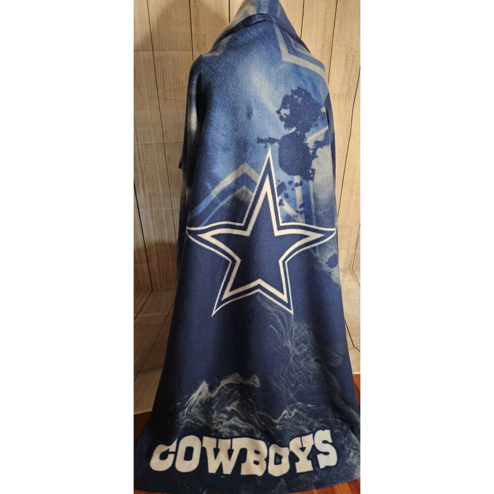 Dallas Cowboys NFL Wearable Fleece Blanket With Sleeves Snuggie Style 2010
